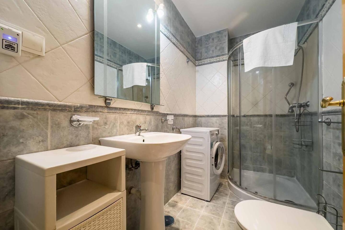 Cyv Centrally Located 1 Bed 1 Bath Near The Beach Фуэнхирола Экстерьер фото